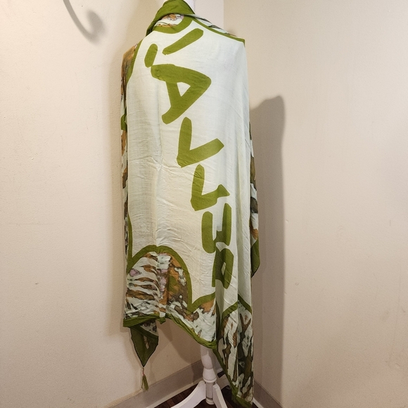 BCBGENERATION Large Green Graphic Wrap Scarf  Beachy Cover all - Picture 6 of 9